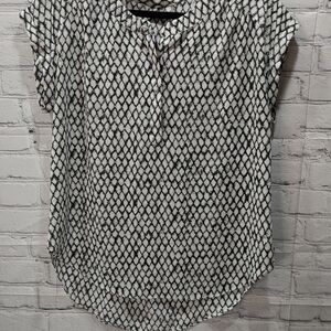 Black and White Patterned Women's Top